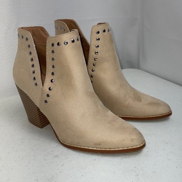 Studded Pointed Booties - Picture 1 of 8